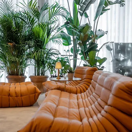 Ξενοδοχείο Browns Avenue 5*