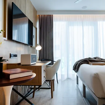 Hotell Browns Avenue 5*