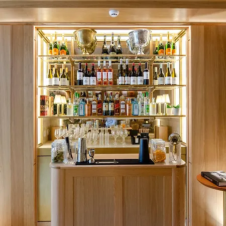 Browns Avenue 5*