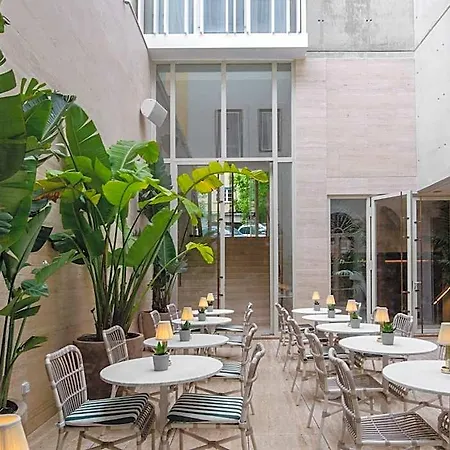 Browns Avenue 5*