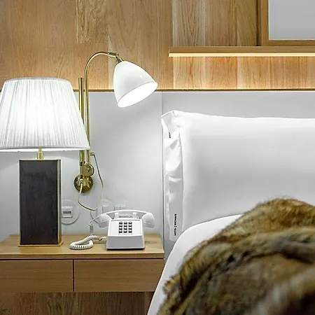 Hotel Browns Avenue 5*