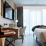 Hotel Browns Avenue 5*