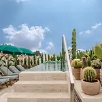 Browns Avenue Hotel 5*