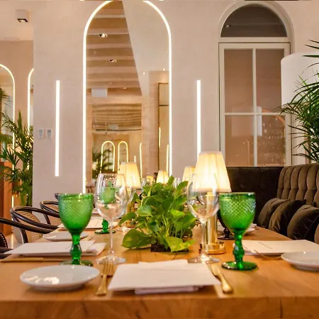 Browns Avenue Отель 5*