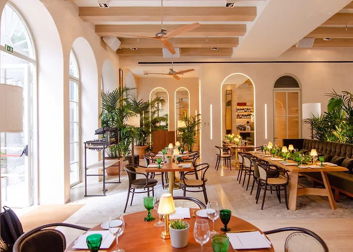 Hotel Browns Avenue 5*