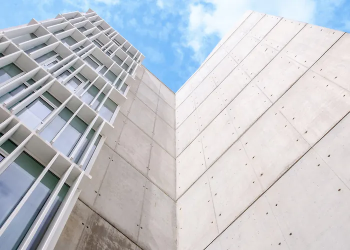 Hotel Browns Avenue 5*